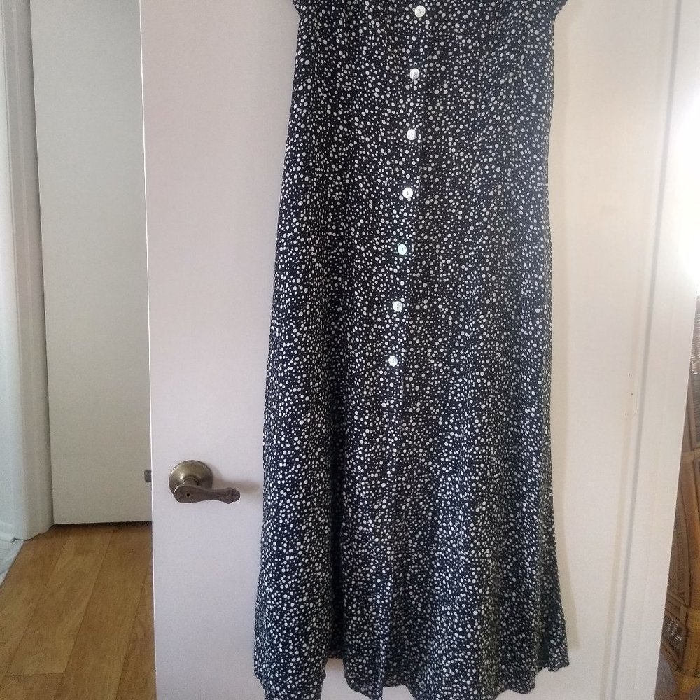 Beautiful black and white sleeveless dress